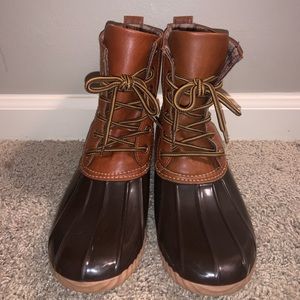 Duck Style Boots